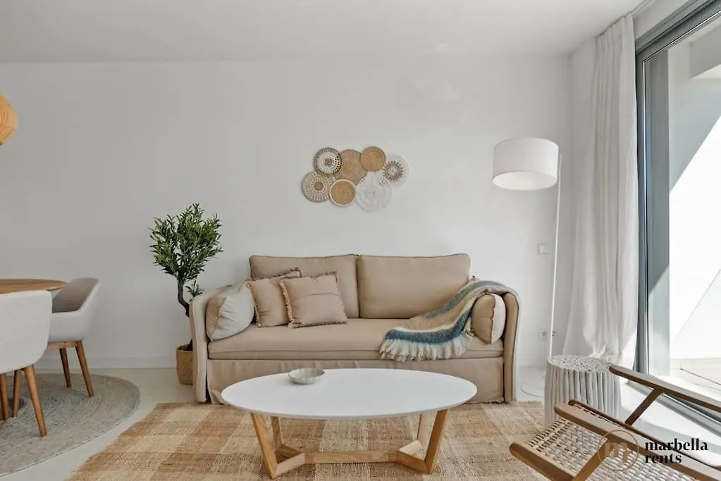 Boho-Chic Modern 2 Bed 2 Bath In Vanian Gardens 埃斯特波纳 0*,  西班牙