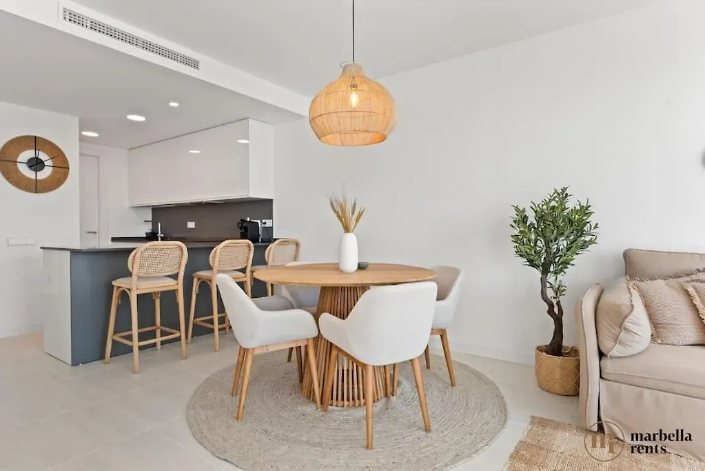 Boho-Chic Modern 2 Bed 2 Bath In Vanian Gardens 埃斯特波纳 公寓