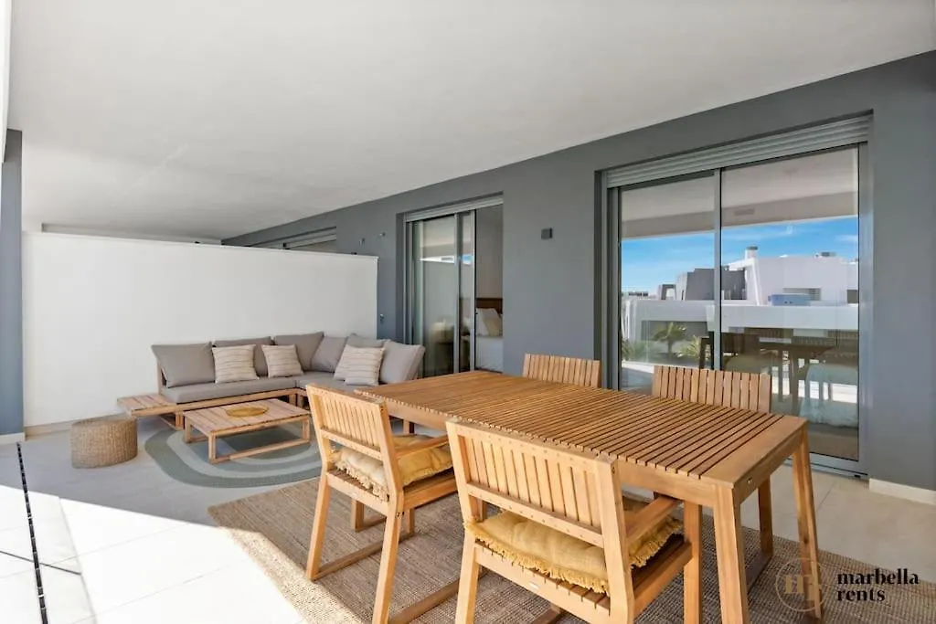 Boho-Chic Modern 2 Bed 2 Bath In Vanian Gardens 埃斯特波纳 0*,  西班牙